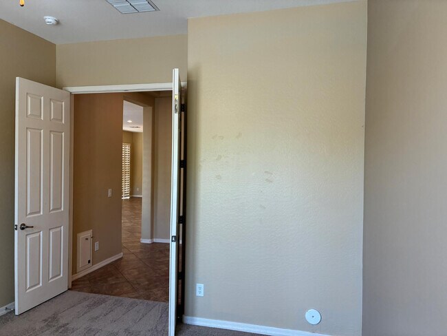 Building Photo - 20973 W Cora Vista