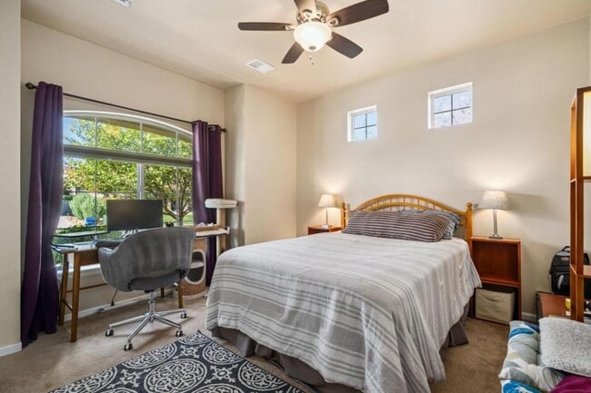 Building Photo - 4641 Vinewood Way