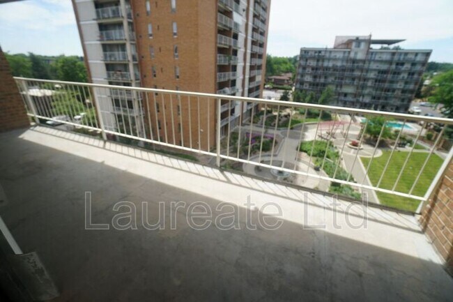 Building Photo - 4800 E Hale Pkwy