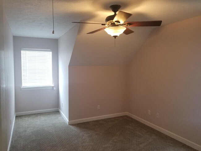 Building Photo - 521 Parish Blvd