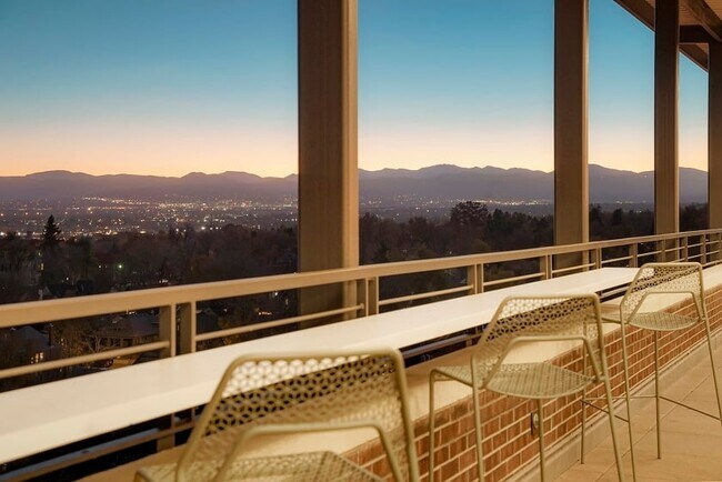 Building Photo - Julian32 at Highlands Square