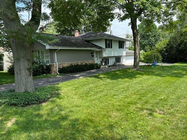 Primary Photo - 5625 Aubrey Terrace