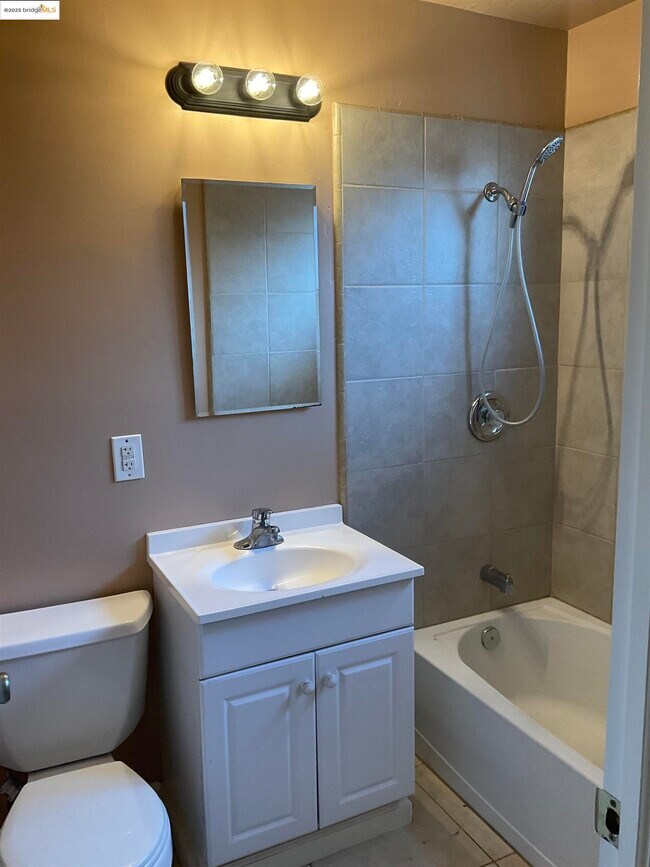 Building Photo - 2712 Stamm Dr