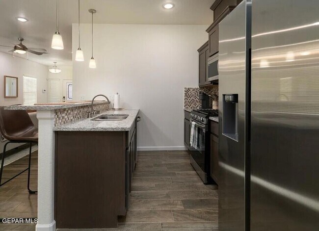 Building Photo - 1074 Hoppas Ct