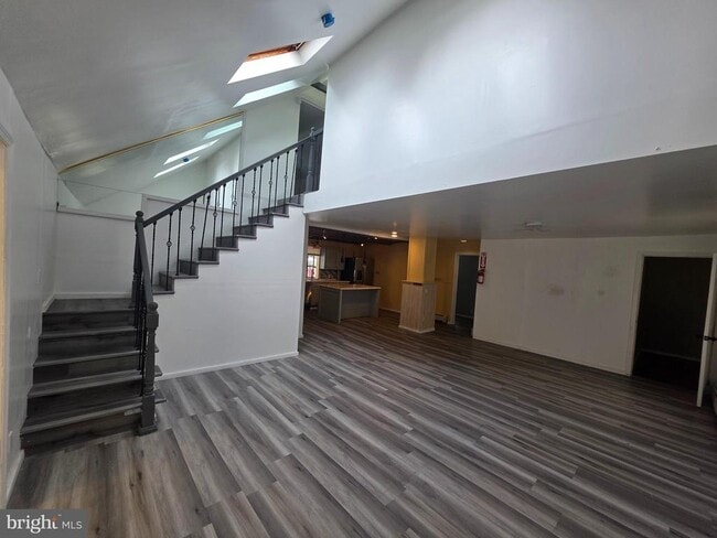 Building Photo - 522 Kuser Rd