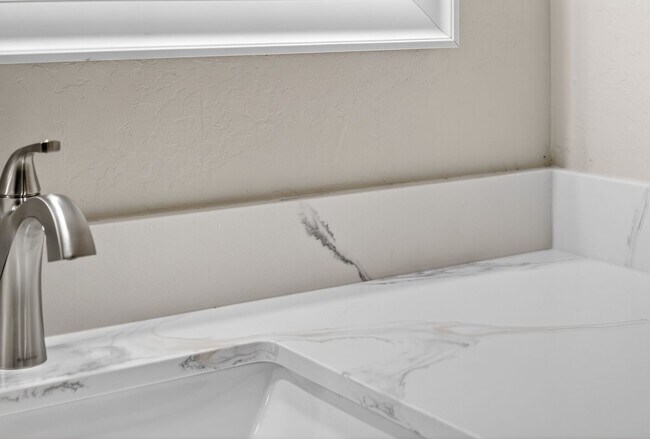 Building Photo - Newly Renovated 3/2.5 bath End-Unit Townhome with Vaulted Ceilings – Minutes to I-680 & Downtown!