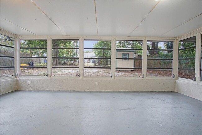 Building Photo - 1436 Lake Bonny Dr W