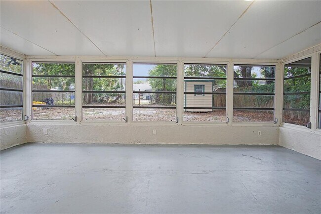 Building Photo - 1438 Lake Bonny Dr W