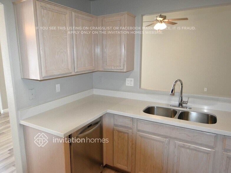 Building Photo - 5029 W Ponderosa Ln