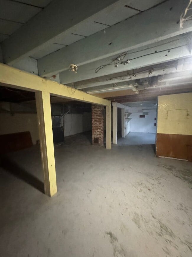 Building Photo - LH217