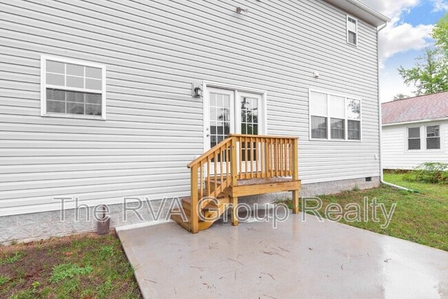 Building Photo - 5620 Moss Side Ave