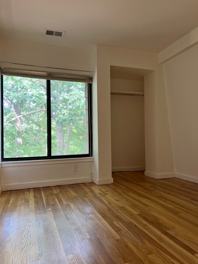 Building Photo - 7950 Inverness Ridge Rd