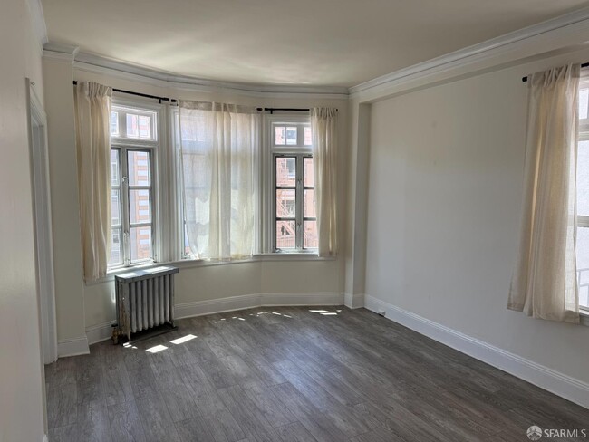 Building Photo - 810 Hyde St