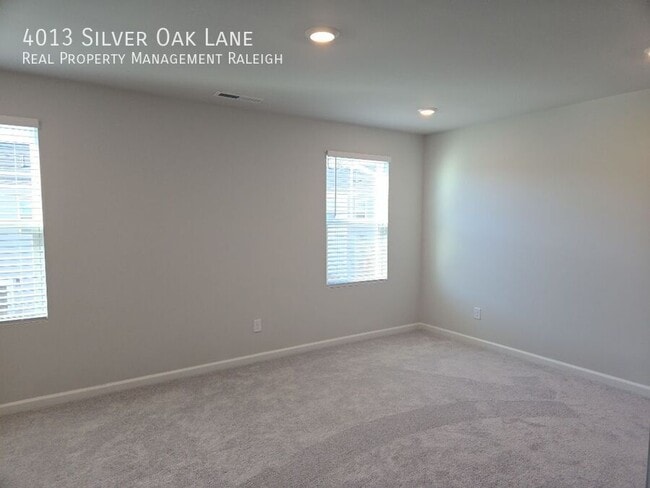 Building Photo - 4013 Silver Oak Ln