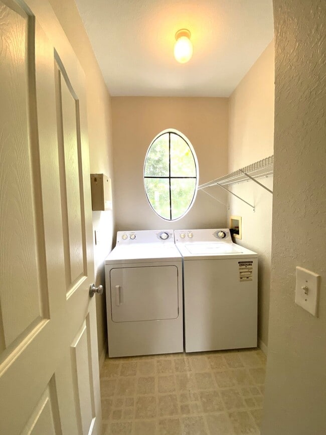 Building Photo - 6129 Metrowest Blvd