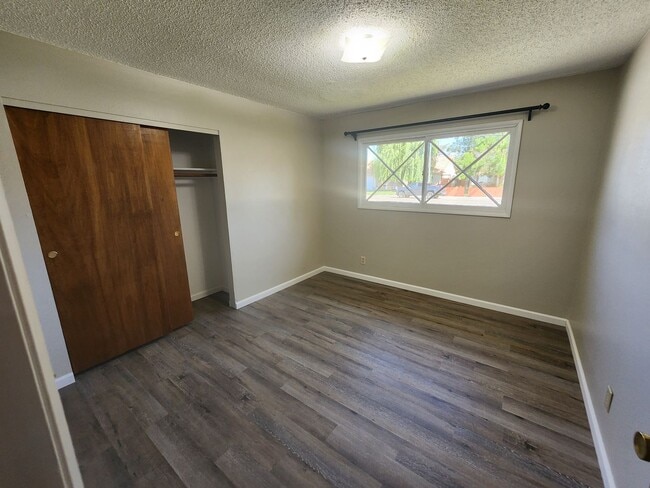 Building Photo - Beautiful Remodled, 3 Bedroom Home!