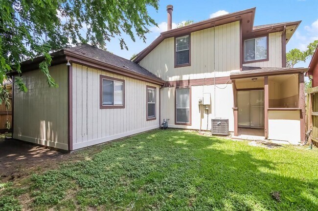 Building Photo - 9411 Spindlewood Dr