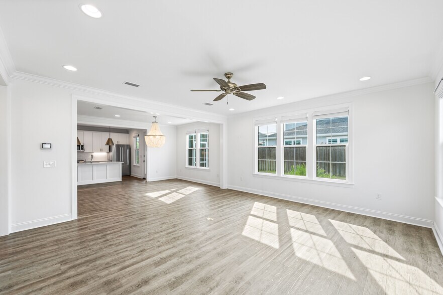 Building Photo - 106 Conifer Ct