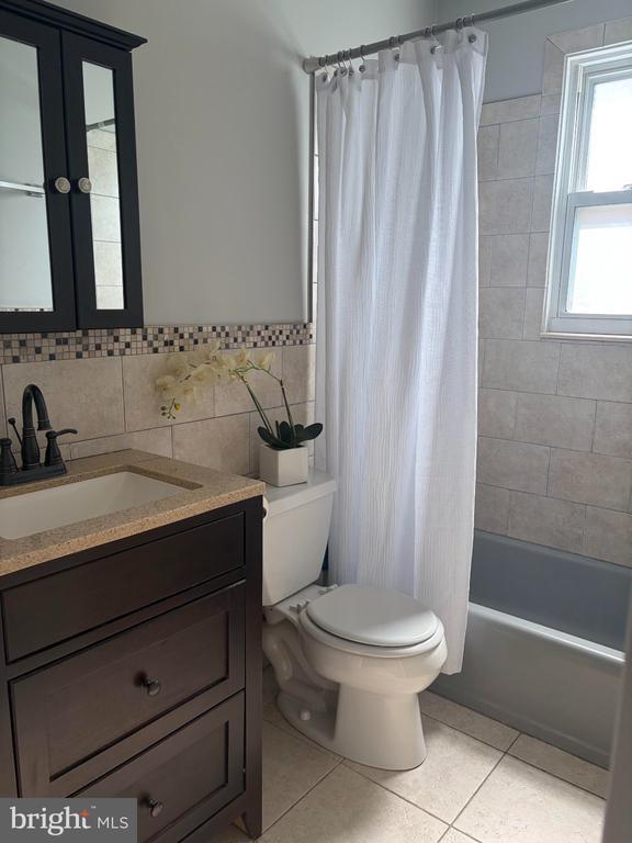 Building Photo - 6408 Winnepeg Rd