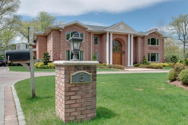 Building Photo - 5 Beech Dr