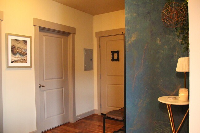 Entrance - 1840 25th Ave NE