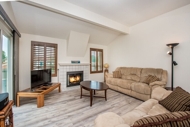 Building Photo - Corsica Villas: Upper 2 Bedroom 1 Bath Condo