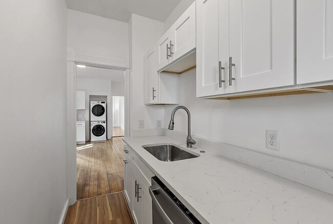 Building Photo - 18 Ingalls St