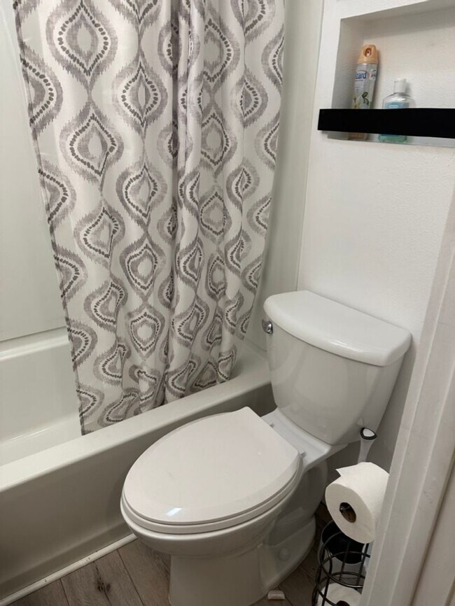 Building Photo - 2848 4th St