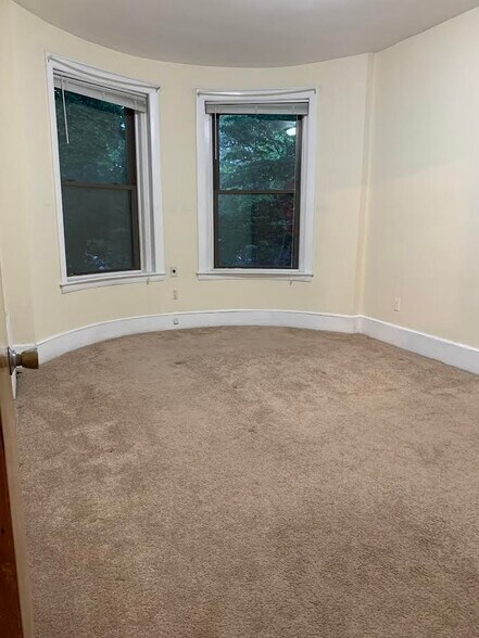 Building Photo - 39 Saint Paul St