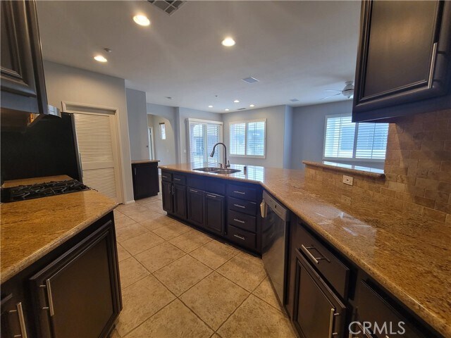 Building Photo - 74 Rosenblum
