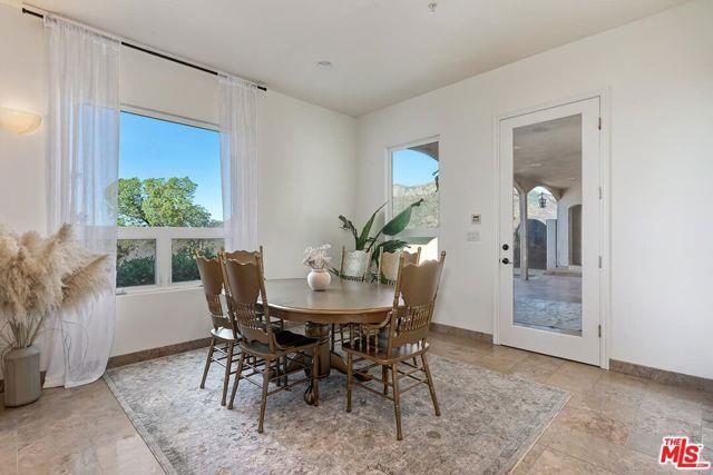 Building Photo - 10827 Pacific View Dr