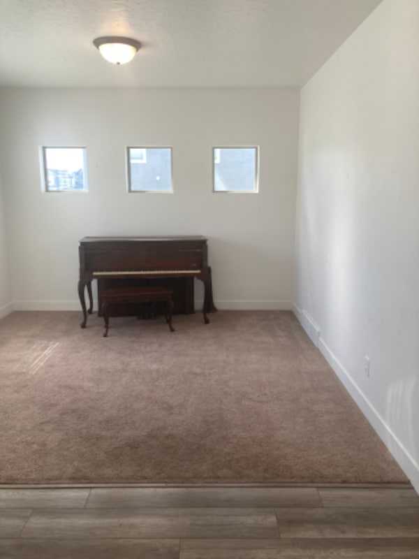 Building Photo - 2131 E 970 N