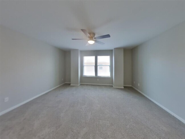 Building Photo - 405 Red Hawk Dr