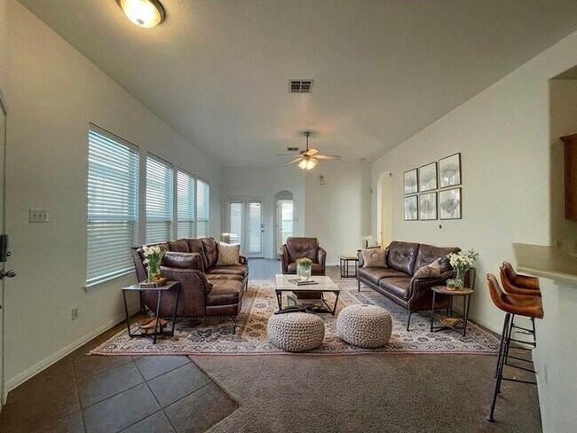 Building Photo - Nice home available in Brookside Subdivision!