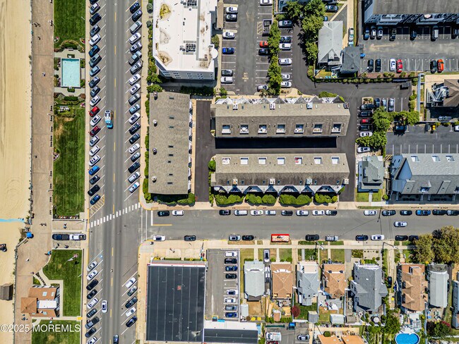 Building Photo - 621 Ocean Ave N