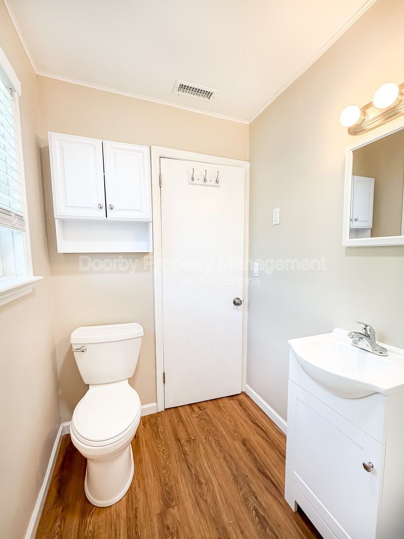 Building Photo - 207 Memorial Dr