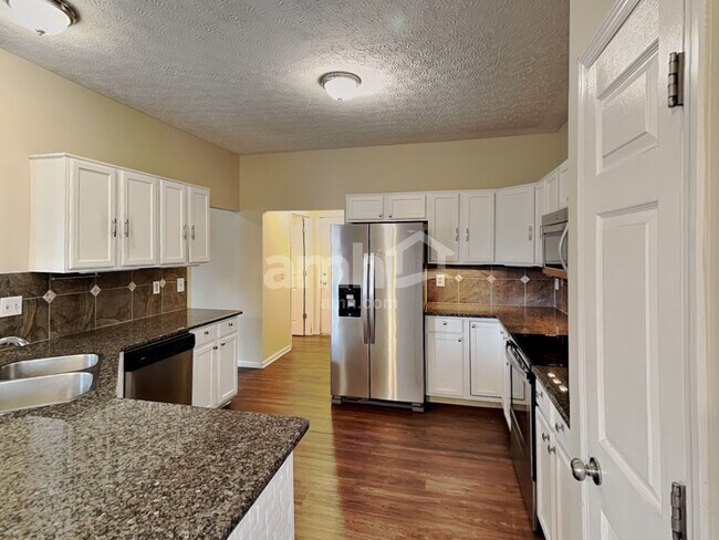 Building Photo - 742 Keltoncrest Dr