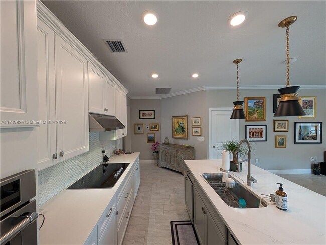 Primary Photo - 8226 NW 79th Ave
