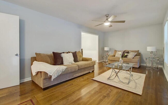 Building Photo - 403 Fairington Dr