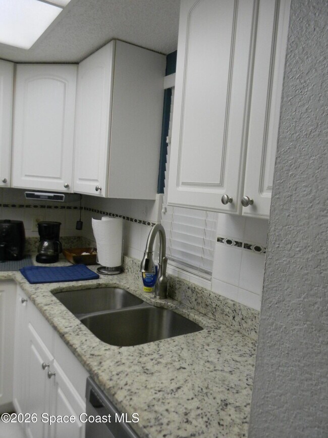 Building Photo - 981 Sonesta Ave NE