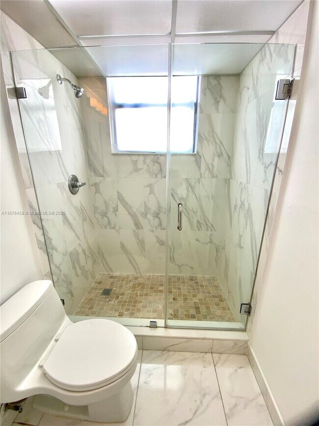 Building Photo - 1825 W 44th Pl