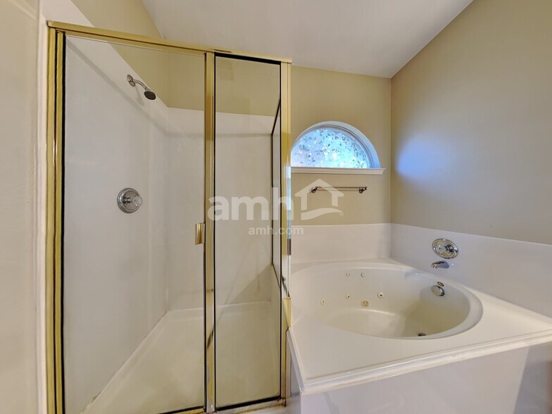 Building Photo - 1404 Blue Gill Ln