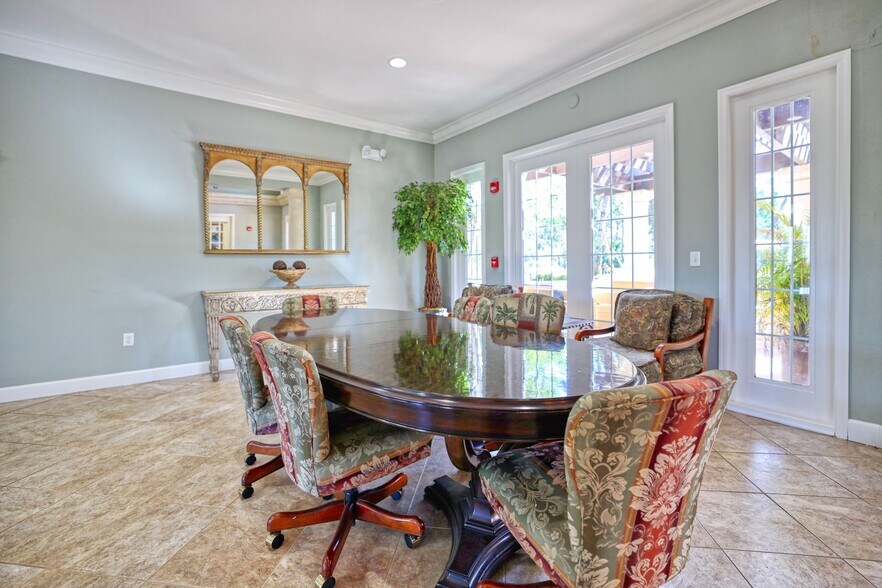 Building Photo - 1830 Florida Club Cir