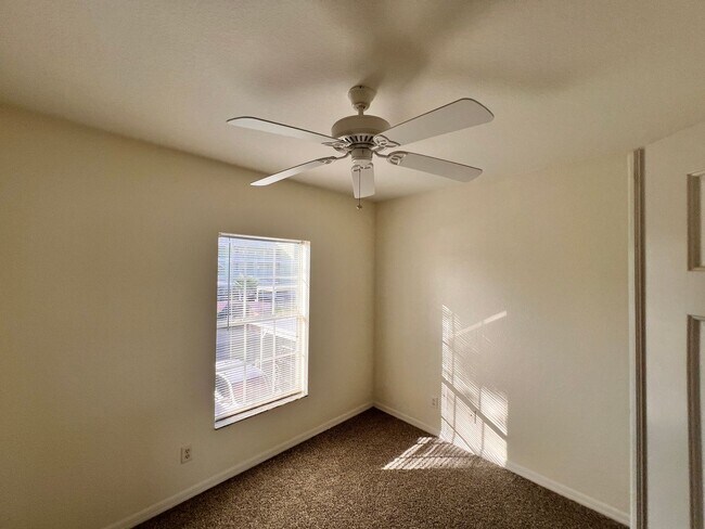 Building Photo - Annual Unfurnished Rental – 3 Bed, 2 Bath Condo in Gated Community!