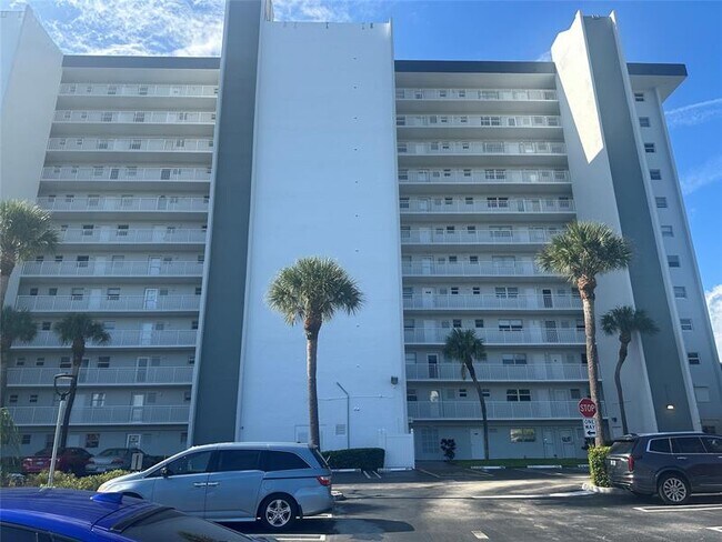 Building Photo - 801 S Federal Hwy