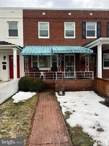 Building Photo - 525 E Duncan Ave