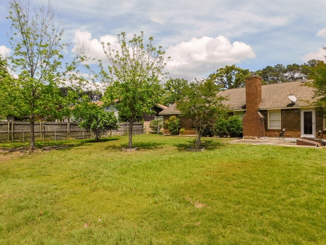 Building Photo - 212 Davors Dr