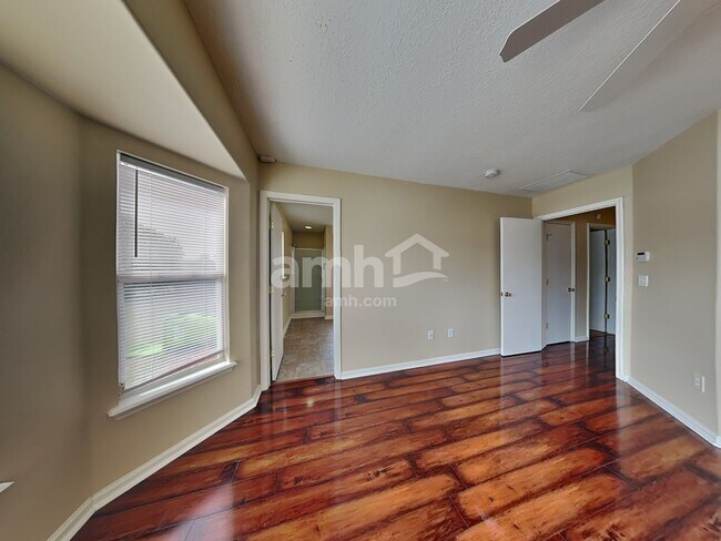 Building Photo - 76298 Long Pond Loop