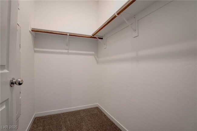 Building Photo - 5730 Sky Pointe Dr