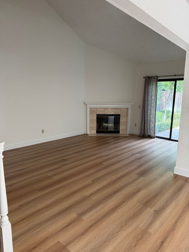 Building Photo - 230 Bridgeside Cir